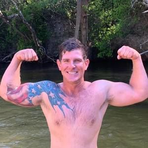 Meet your Posher, Derek